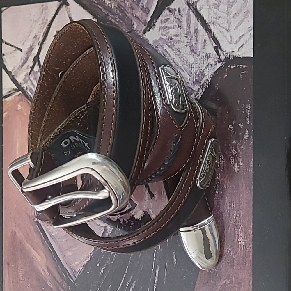 ONYX BY BRIGHTON LEATHER BELT WITH SILVER GOLF MOTIFS
